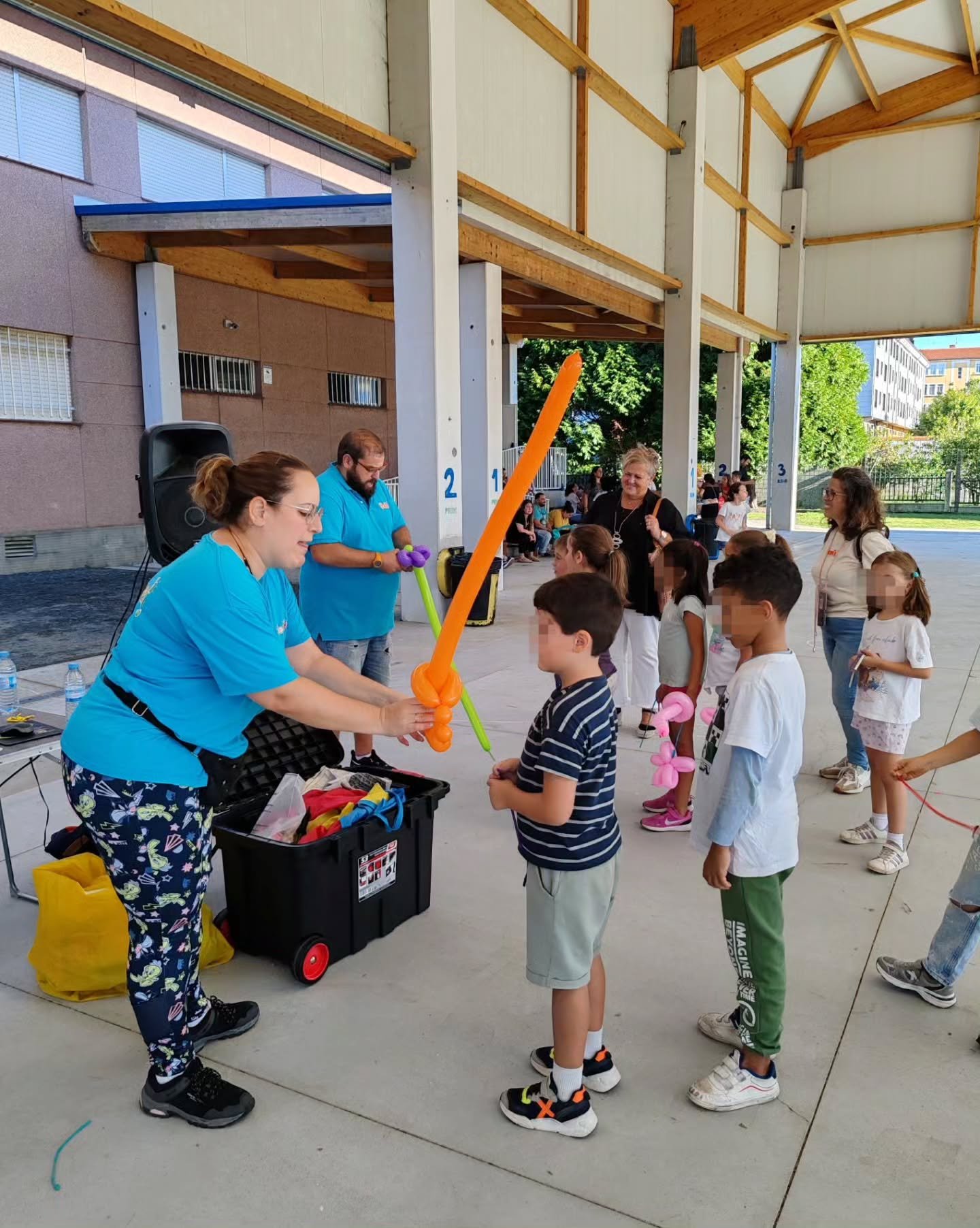 Actividades de animación y globoflexia. servicios de animación de fiestas infantiles